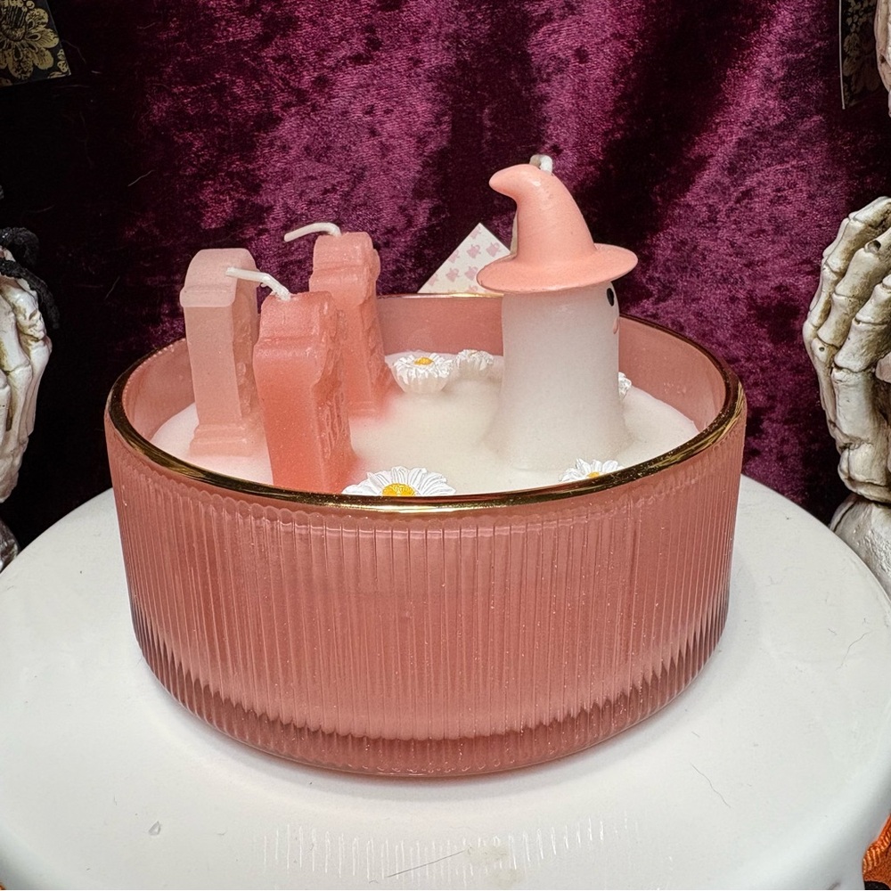Cupcakes & Cashmere Pastel Pink Halloween Ghost Daisy Grave Stone 3 Wick Candle - Picture 4 of 12